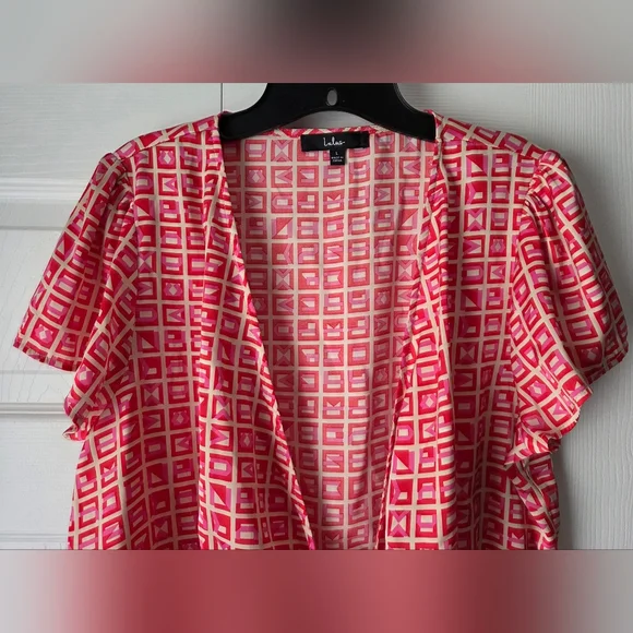Lulu's Red Geometric Wrap Crop Top Size L - Picture 3 of 13